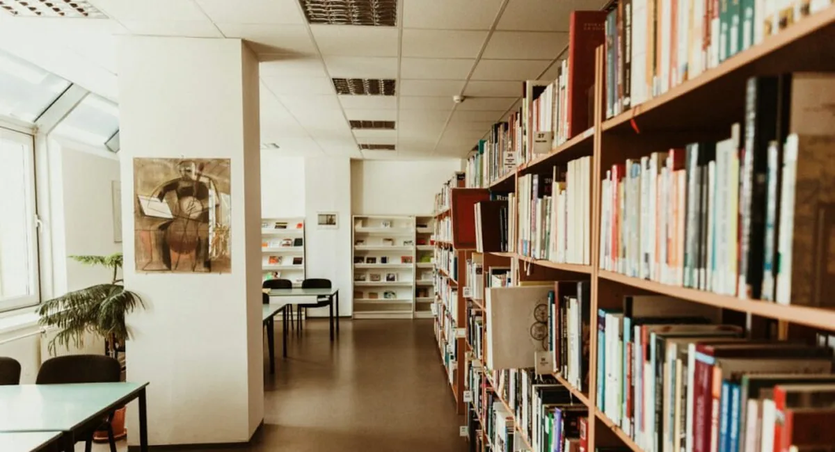 University study space for literature review What are the best AI tools for academic research in 2026?