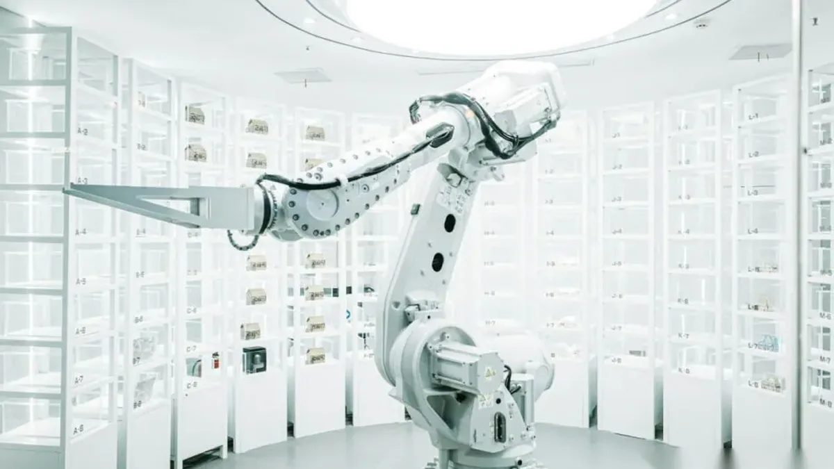 b2 AI agent vs assistant robot arm 3 Side-by-side comparison of AI Assistant vs AI Agent