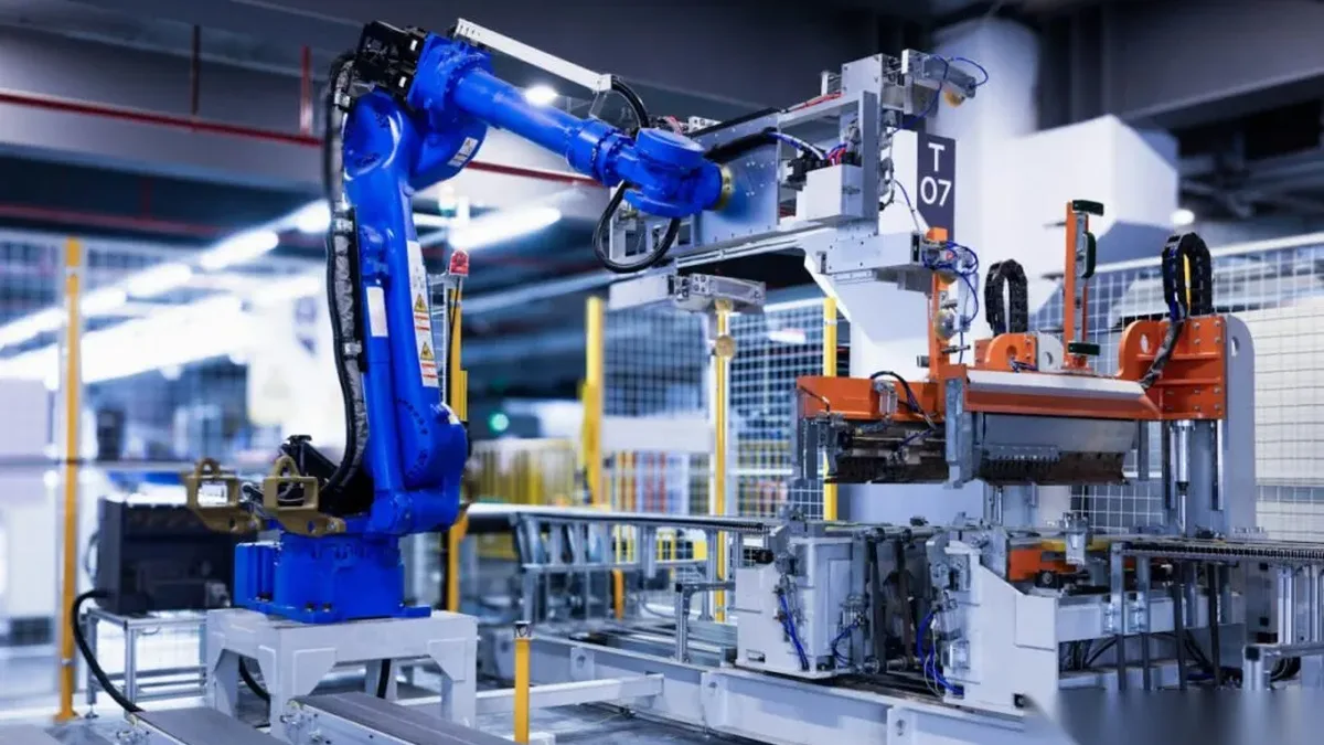 b2 AI automation tools robotic line 3 Side-by-side comparison of Traditional connectors vs AI-native agents — TechieHub infographic