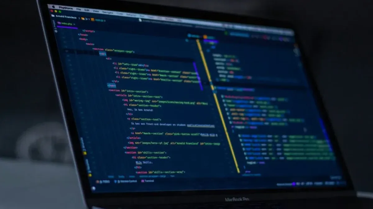 b2 browser automation agent code 2 Table matching AI agent for browser automation to the right use case: Browser Use — DOM, Python, open source, Stagehand v3 — DOM on CDP, TypeScript, Playwright MCP — deterministic, free, Skyvern — vision-first — TechieHub infographic