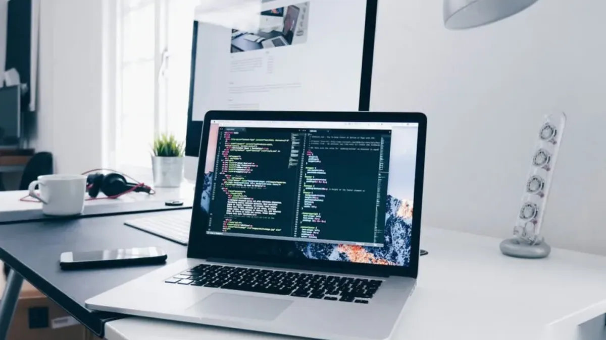 b2 fine tuning vs RAG code screen 3 Side-by-side comparison of Reach for RAG vs Reach for fine-tuning — TechieHub infographic