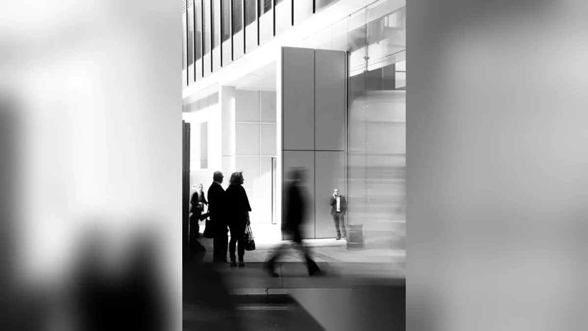 b3 best llm for data analysis 1 Comparison chart of the best LLM for data analysis: ChatGPT (GPT-5.5), Gemini 3 Pro, Claude Opus 5, Qwen 3, DeepSeek V4, Llama 4 — TechieHub infographic