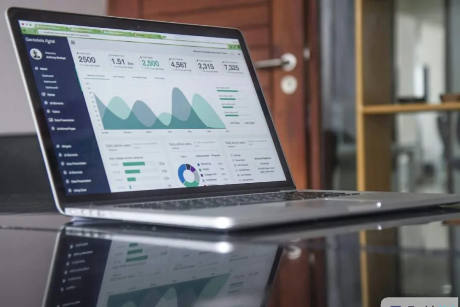 Is AI analytics better than traditional business intelligence?
