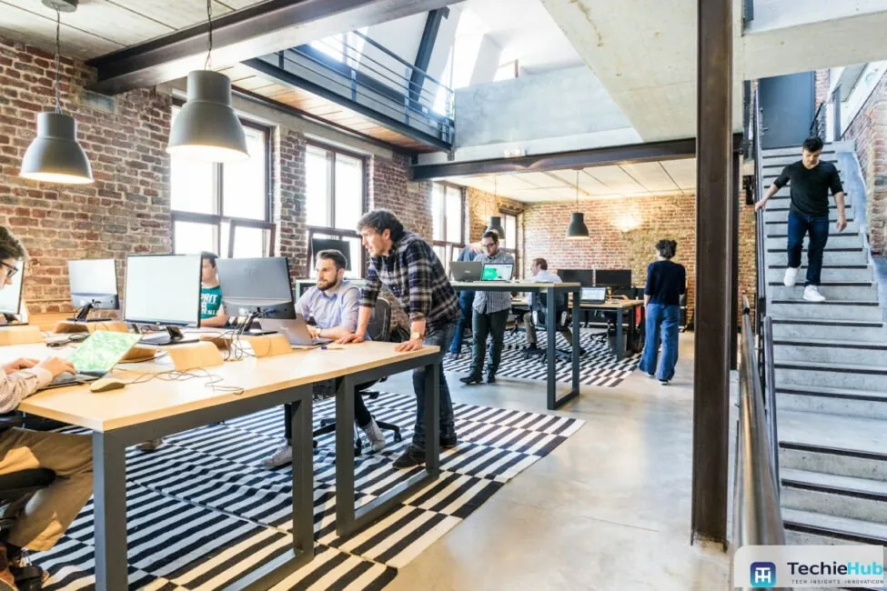 Key concepts of Ollama vs LM Studio: Docker, headless mode, the MLX backend and GGUF models