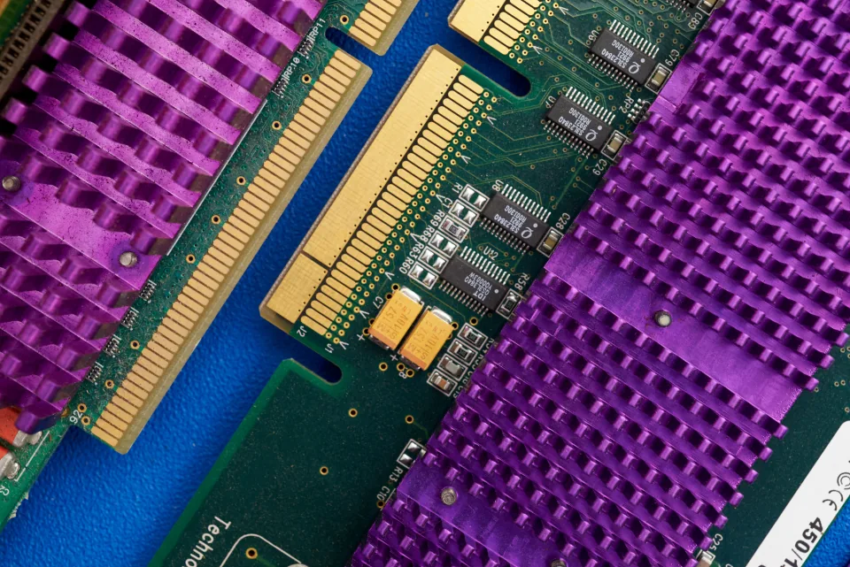 Memory modules with heatsinks Memory modules with purple heatsinks; capacity decides which local LLM sizes load
